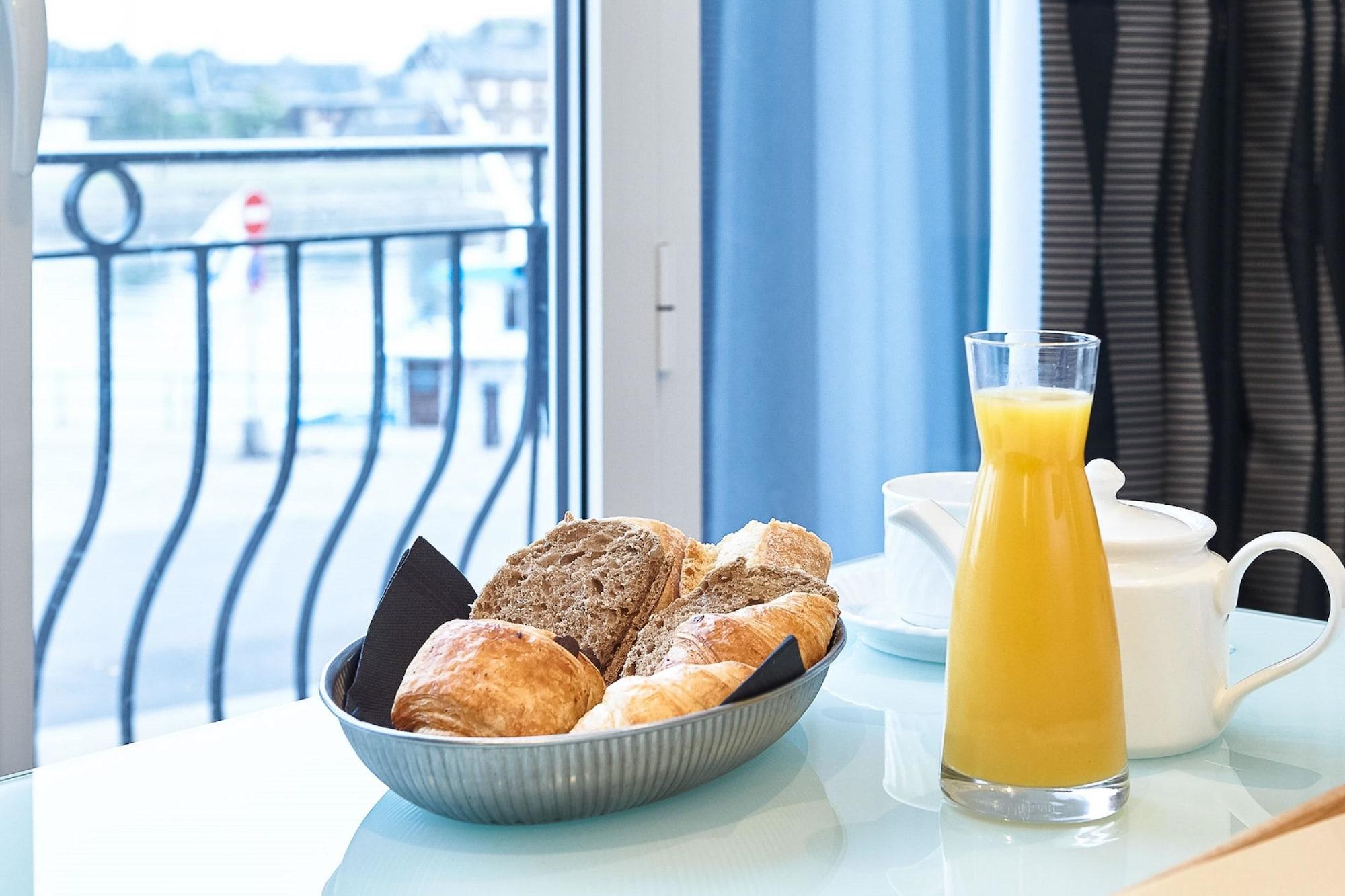 Best Western Le Cheval Blanc -Vue Sur Le Port-Plein Centre Ville Honfleur Luaran gambar