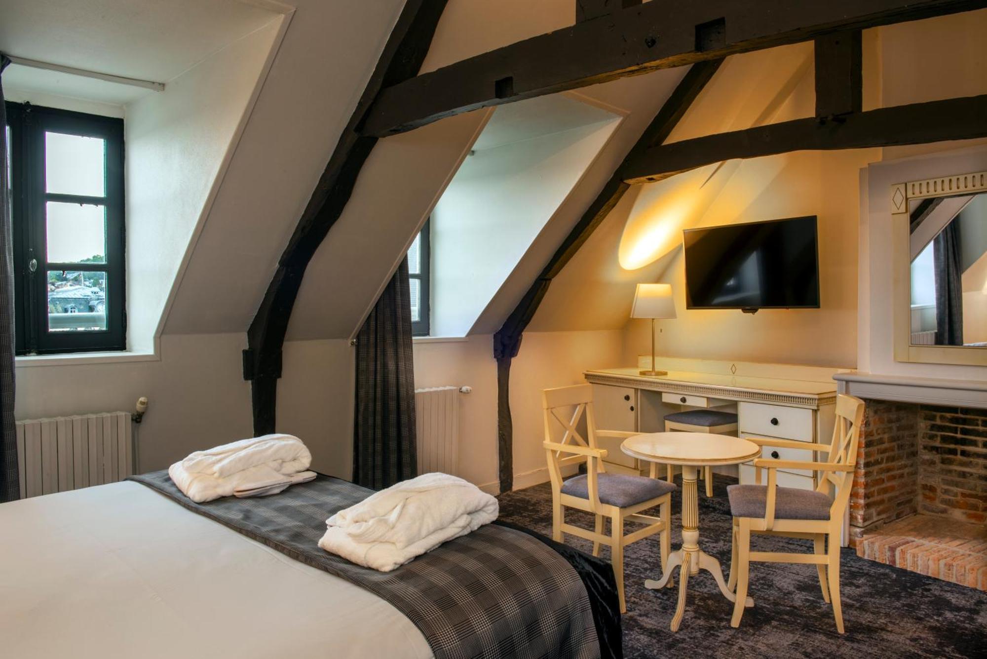 Best Western Le Cheval Blanc -Vue Sur Le Port-Plein Centre Ville Honfleur Luaran gambar