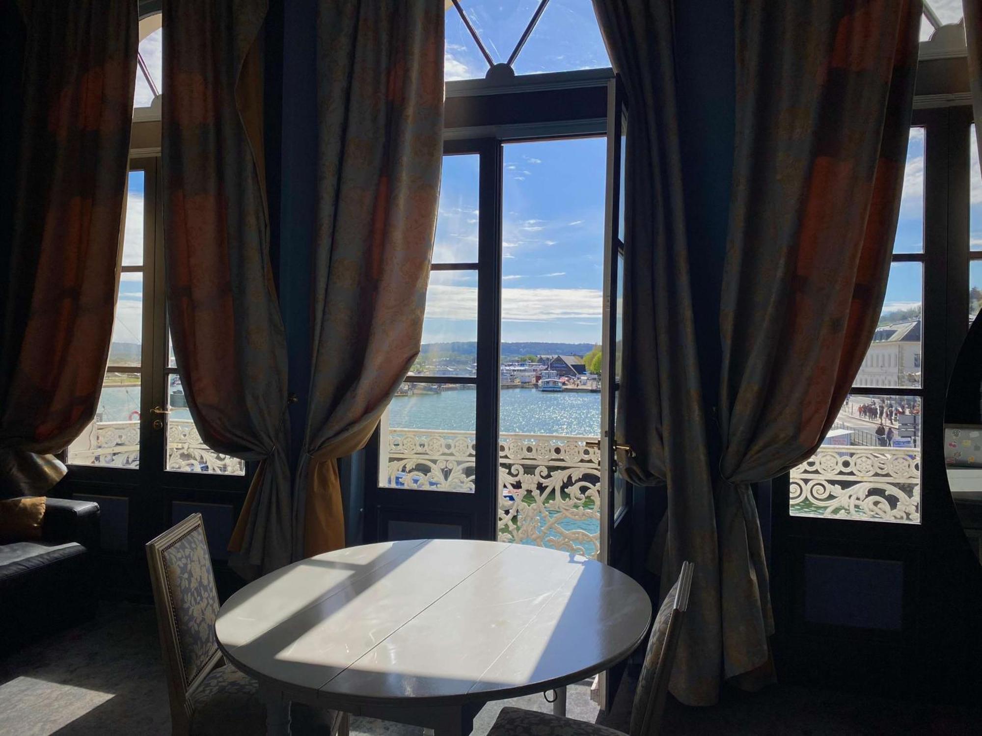 Best Western Le Cheval Blanc -Vue Sur Le Port-Plein Centre Ville Honfleur Luaran gambar